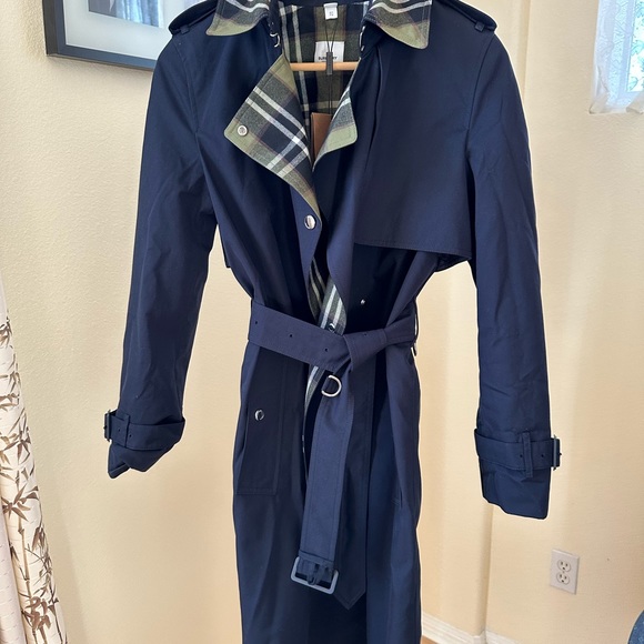Burberry Sandridge trench coat size 2 rare color - Picture 3 of 8